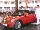 01 Swami giving Ramanavami darshan in an open car
